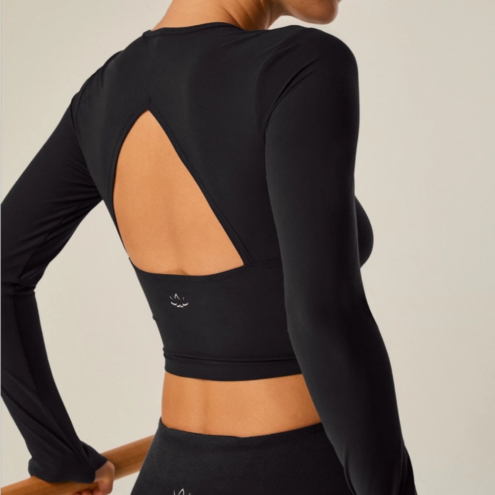 Beyond Yoga- Powerbeyond Lite Cardio Crop Pullover: Burnt Orange***